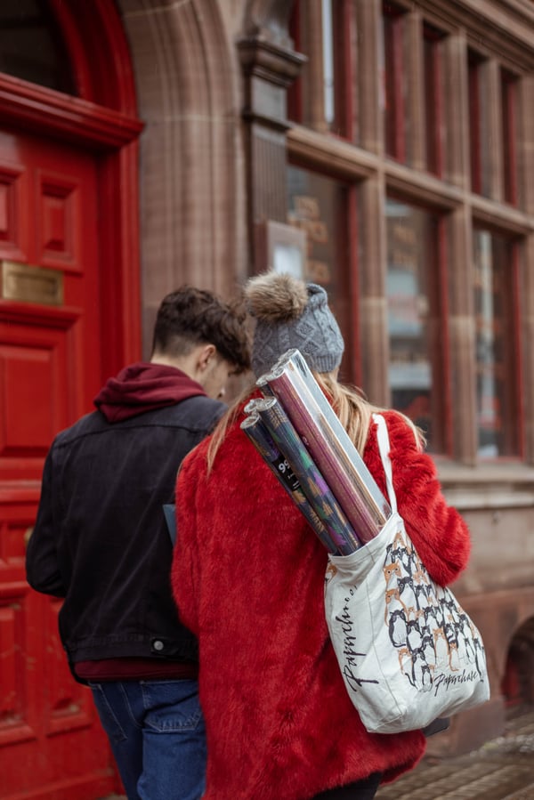 As retail awaits higher spending this festive season, brick+mortar enjoys a comeback